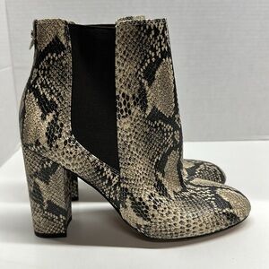 Sam Edelman Case Chelsea Boots Heeled Ankle Bootie Boot Snake Print Black Size 8